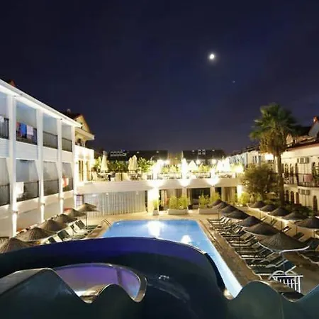 Hotel apartamentowy Golden Life *